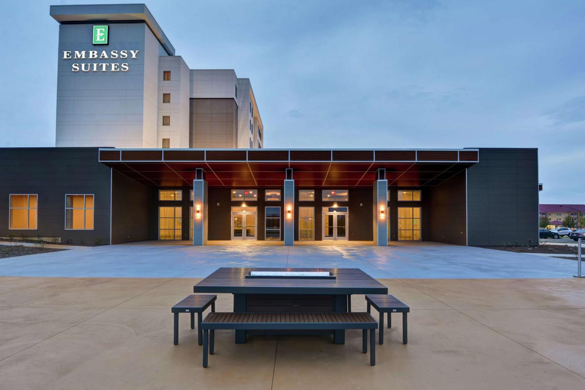 Embassy Suites By Hilton Plainfield Indianapolis Airport מראה חיצוני תמונה